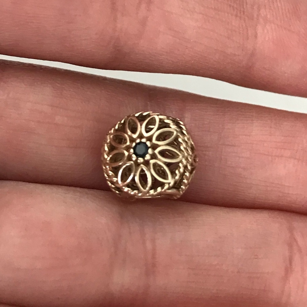 Pandora 14k gold flower charm - Picture 2 of 5